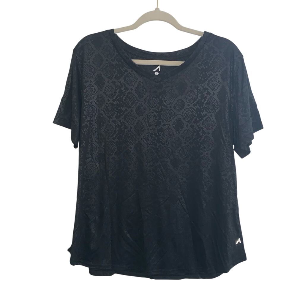 women’s athletic/activewear top size XL